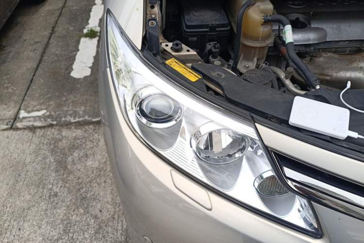Used Toyota Previa 2012 2.4L 7-Seater Luxury Edition Right Front Headlight