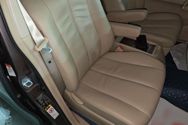 Used Toyota Previa 2012 2.4L 7-Seater Luxury Edition Right Front Seat