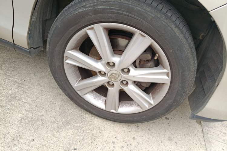 Used Toyota Previa 2012 2.4L 7-Seater Luxury Edition Right Front Wheel Hub