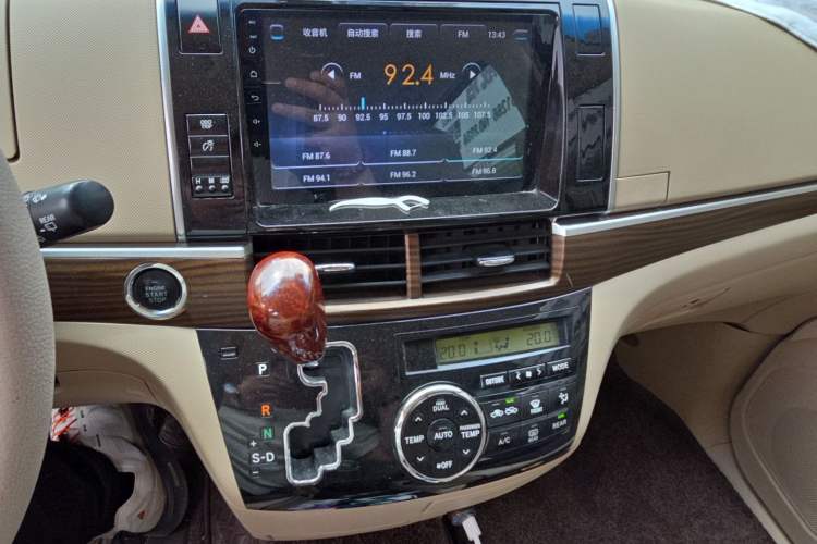 Used Toyota Previa  Audio And AC Panel