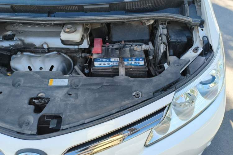 Used Toyota Previa  Engine Bay Left
