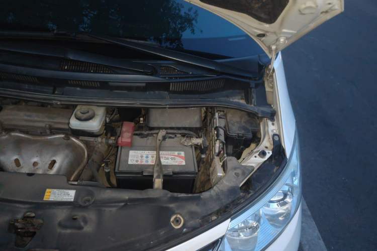 Used Toyota Previa  Engine Bay Left