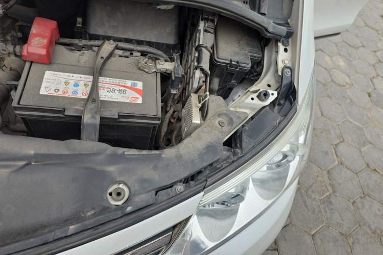 Used Toyota Previa  Engine Bay Left