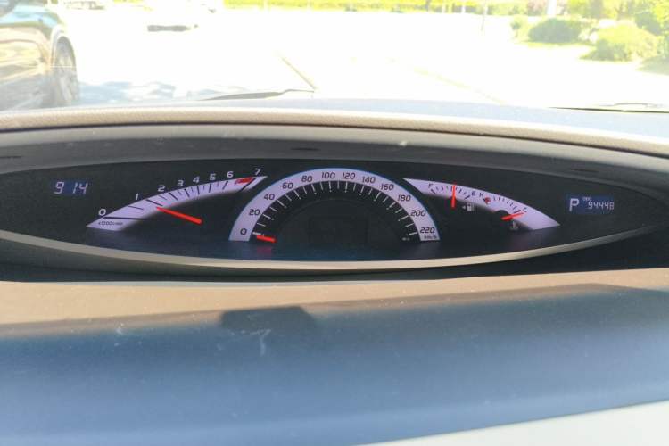 Used Toyota Previa  Instrument Cluster