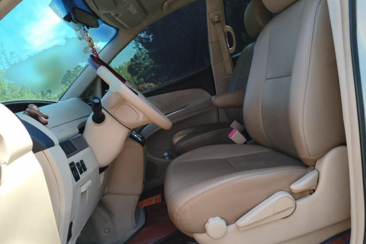 Used Toyota Previa  Left Front Seat