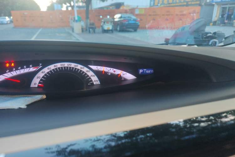Used Toyota Previa  Odometer Close Up