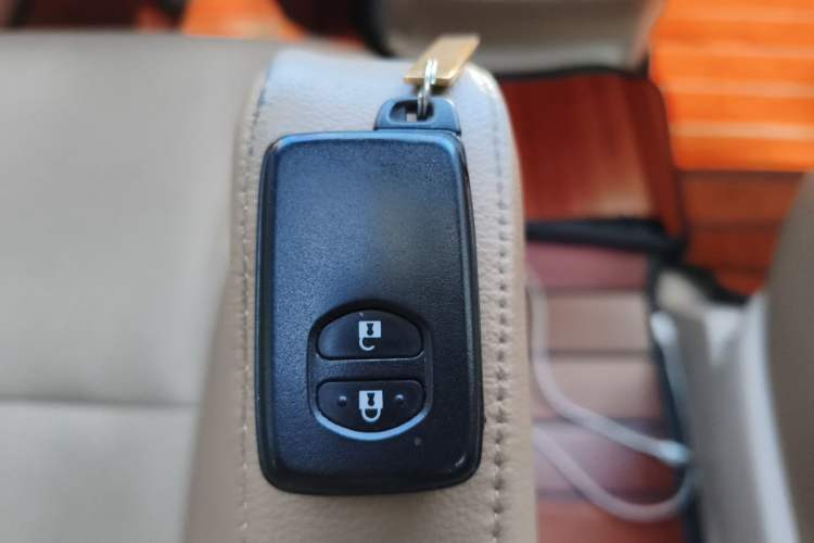 Used Toyota Previa  Vehicle Key