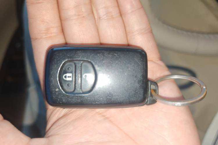Used Toyota Previa  Vehicle Key
