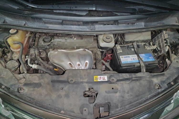 Used Toyota Previa  Engine Bay
