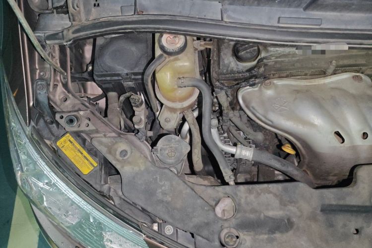 Used Toyota Previa  Engine Bay Right