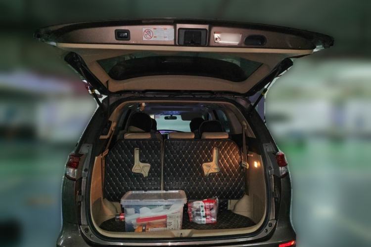Used Toyota Previa  Trunk