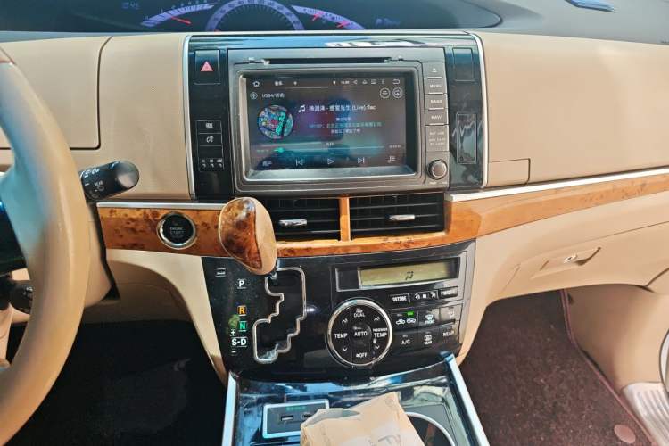 Used Toyota Previa  Audio And AC Panel