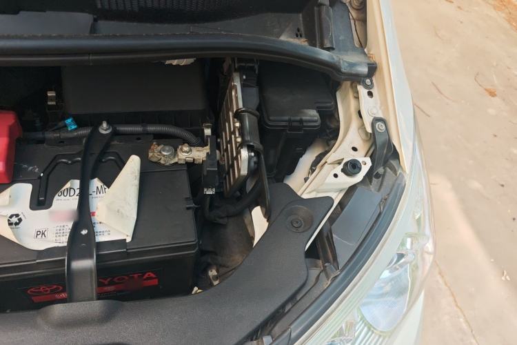 Used Toyota Previa  Engine Bay Left
