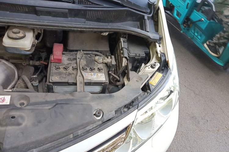 Used Toyota Previa  Engine Bay Left