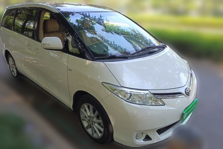 Used Toyota Previa  Front Right 45 Deg