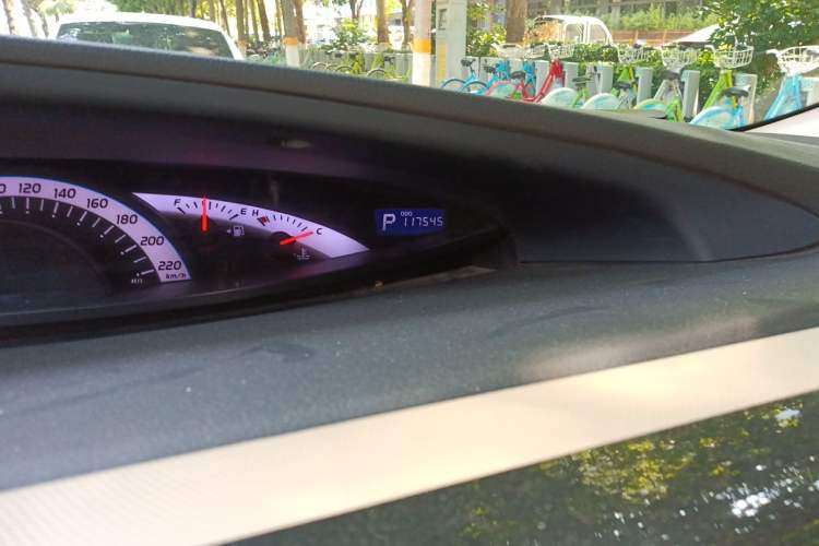 Used Toyota Previa  Odometer Close Up