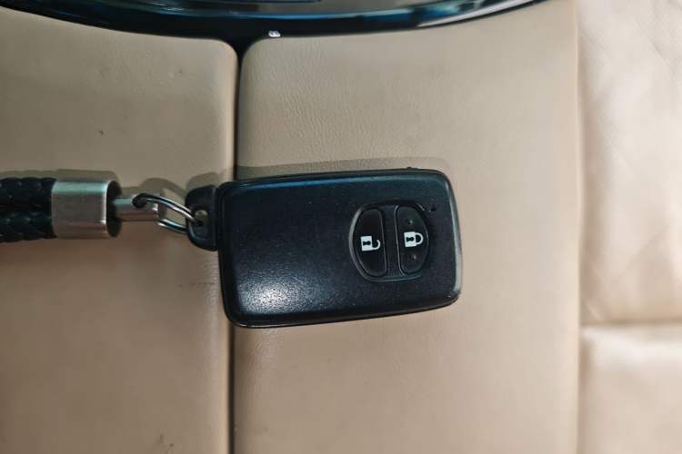 Used Toyota Previa  Vehicle Key