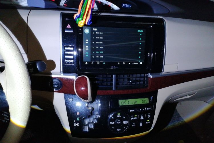 Used Toyota Previa  Audio And AC Panel