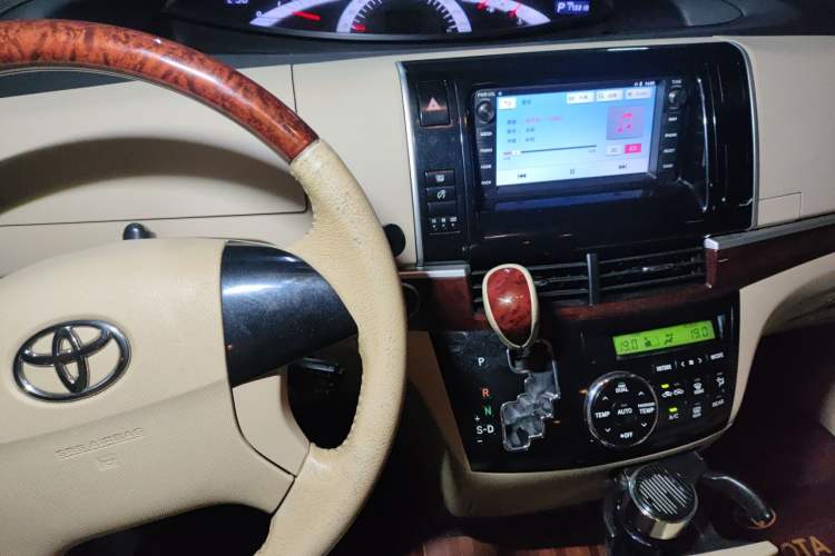 Used Toyota Previa  Audio And AC Panel
