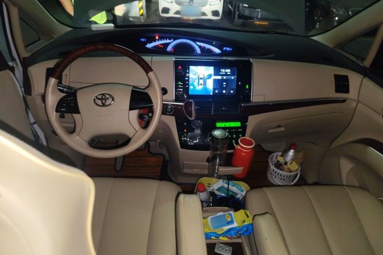 Used Toyota Previa  Center Console