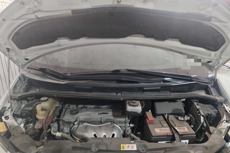 Used Toyota Previa  Engine Bay