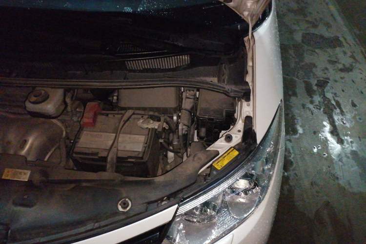 Used Toyota Previa  Engine Bay Left