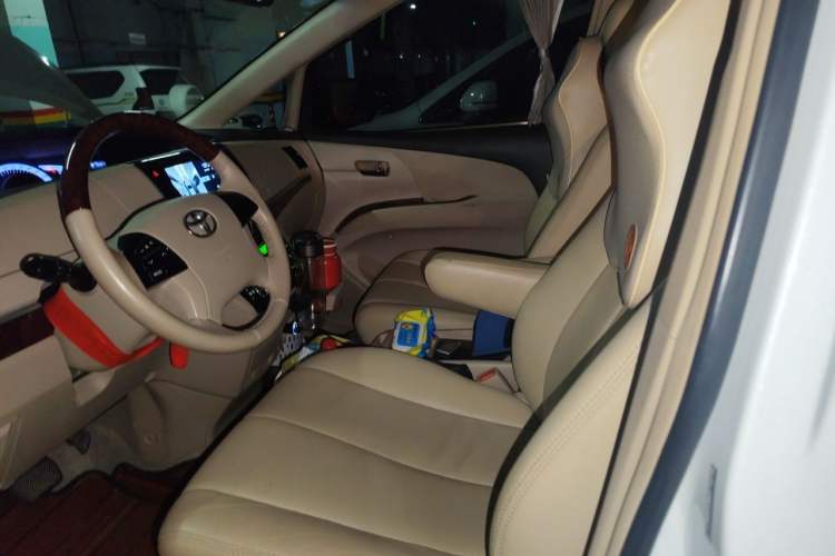 Used Toyota Previa  Left Front Seat