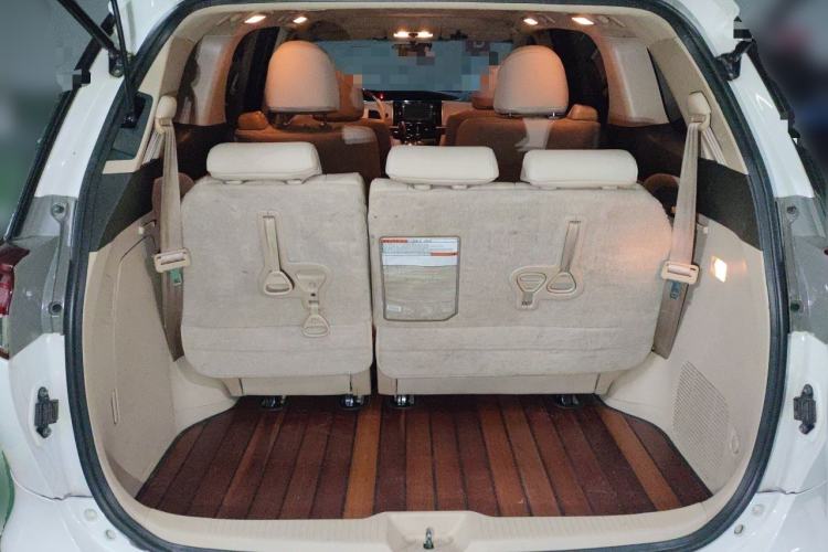 Used Toyota Previa  Trunk