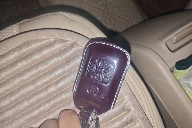 Used Toyota Previa  Vehicle Key