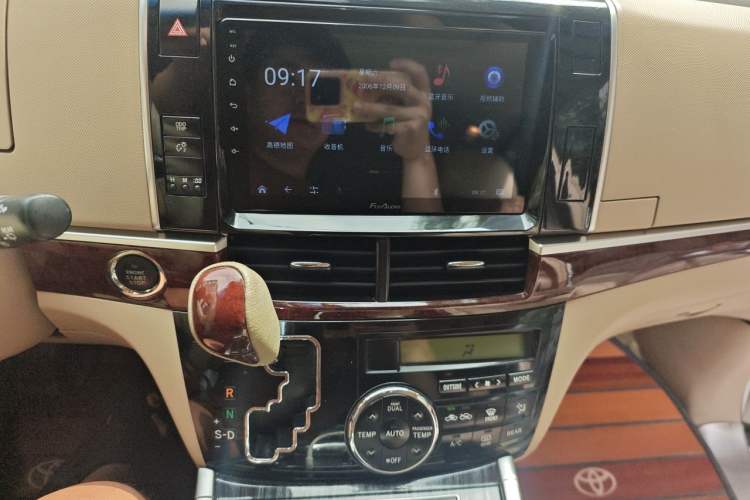 Used Toyota Previa  Audio And AC Panel