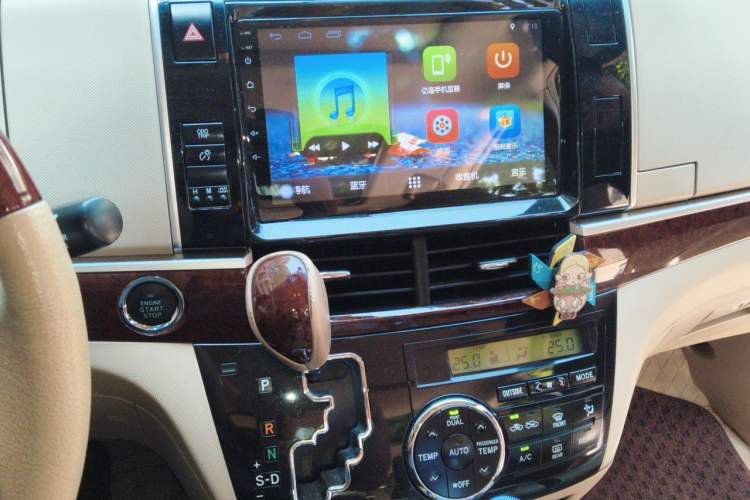 Used Toyota Previa  Audio And AC Panel