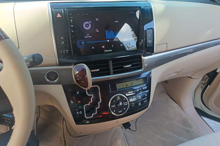 Used Toyota Previa  Audio And AC Panel