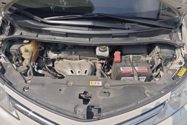 Used Toyota Previa  Engine Bay