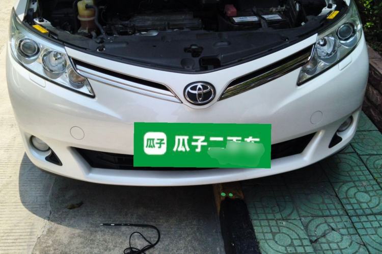 Used Toyota Previa  Engine Bay