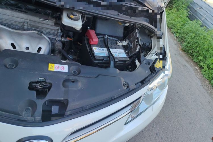 Used Toyota Previa  Engine Bay Left
