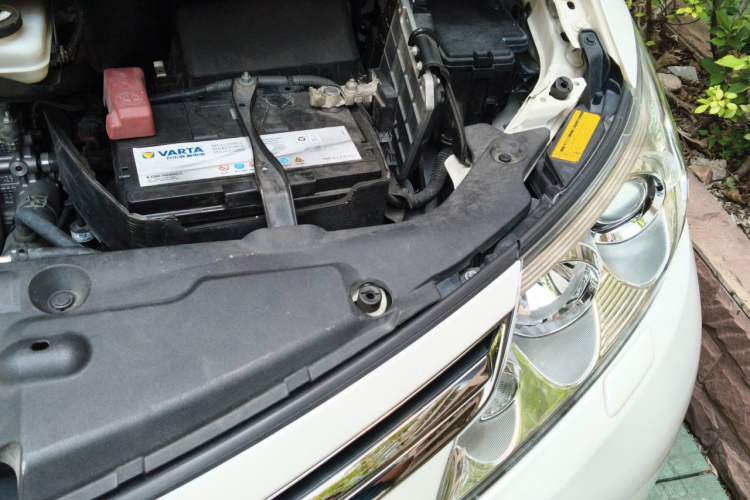 Used Toyota Previa  Engine Bay Left