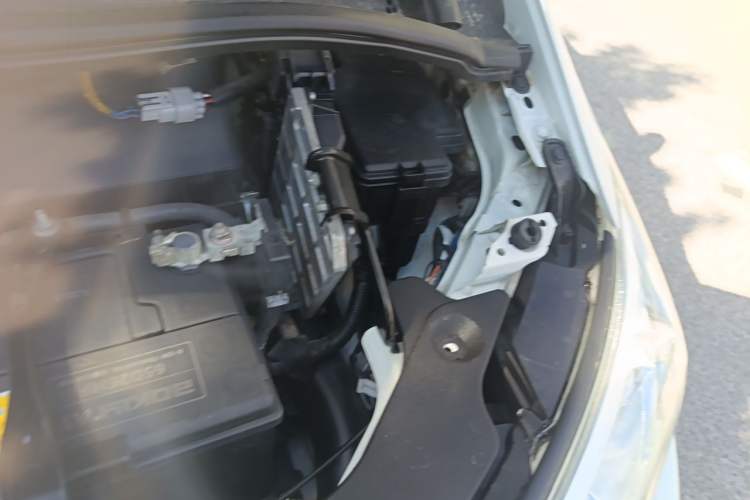 Used Toyota Previa  Engine Bay Left