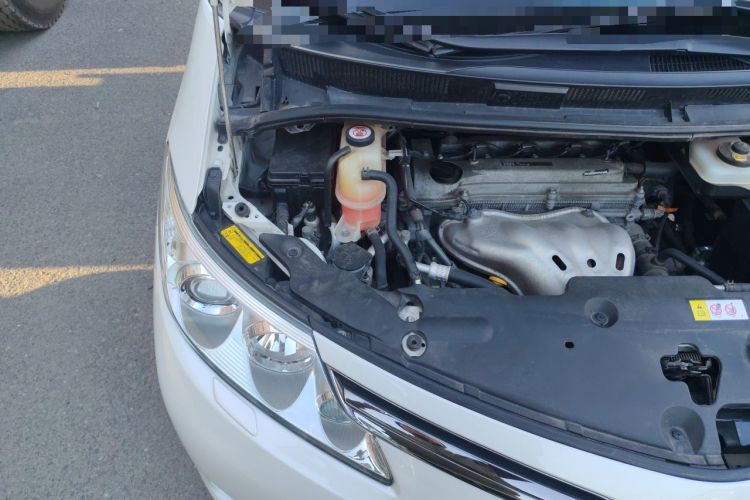 Used Toyota Previa  Engine Bay Right
