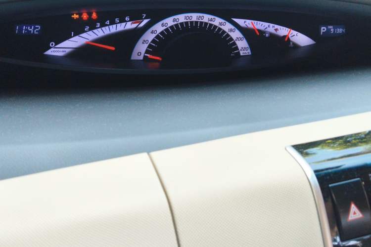 Used Toyota Previa  Instrument Cluster