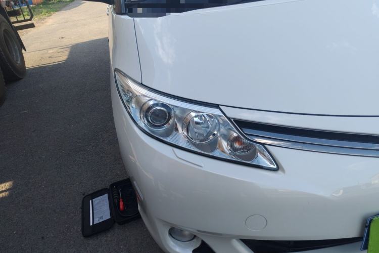 Used Toyota Previa  Right Front Headlight