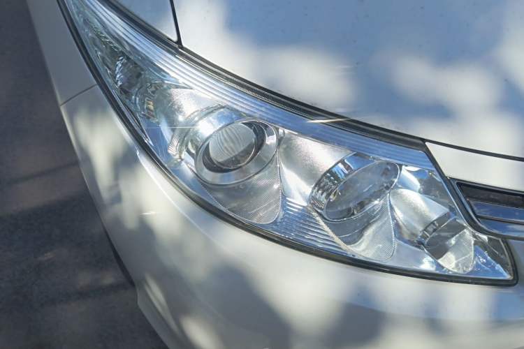 Used Toyota Previa  Right Front Headlight
