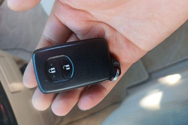 Used Toyota Previa  Vehicle Key