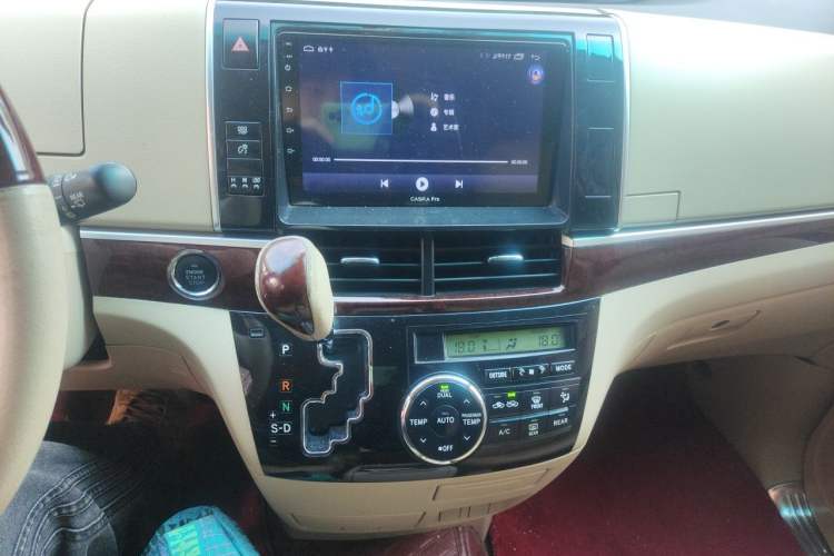 Used Toyota Previa  Audio And AC Panel