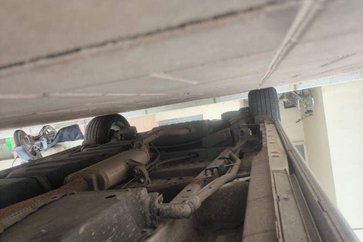 Used Toyota Previa  Chassis Front Right
