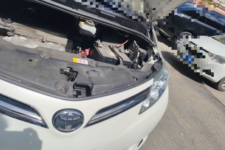 Used Toyota Previa  Engine Bay Left