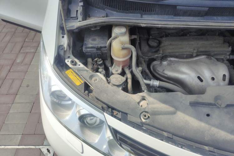 Used Toyota Previa  Engine Bay Right