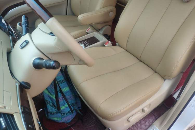 Used Toyota Previa  Left Front Seat