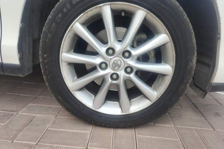 Used Toyota Previa  Right Front Wheel Hub