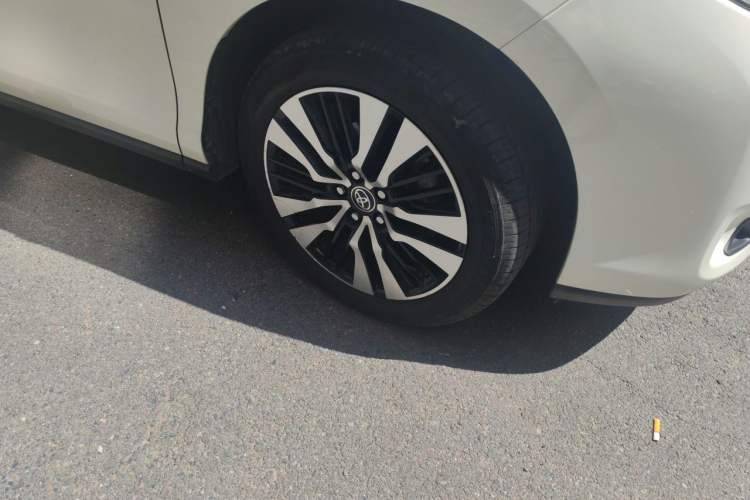 Used Toyota Previa  Right Front Wheel Hub