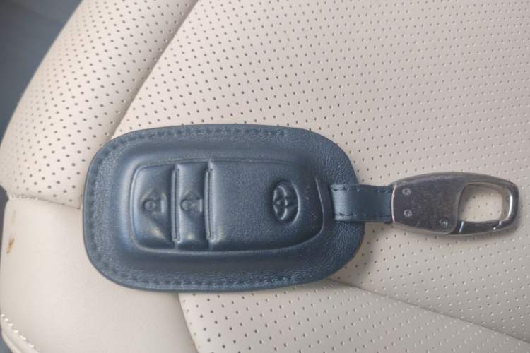 Used Toyota Previa  Vehicle Key
